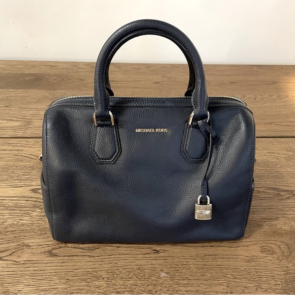 Michael Kors bag - Picture 2 of 5